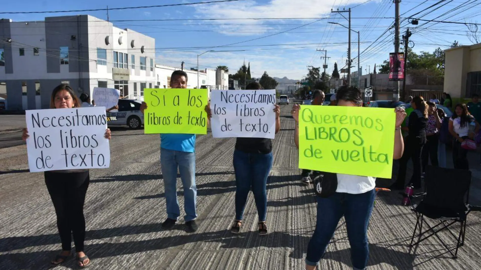 manifestación libros de texto escuela pascual orozco